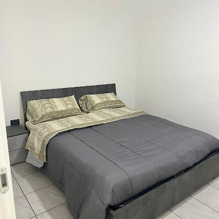 Home Center Acquisto Катанія Екстер'єр фото