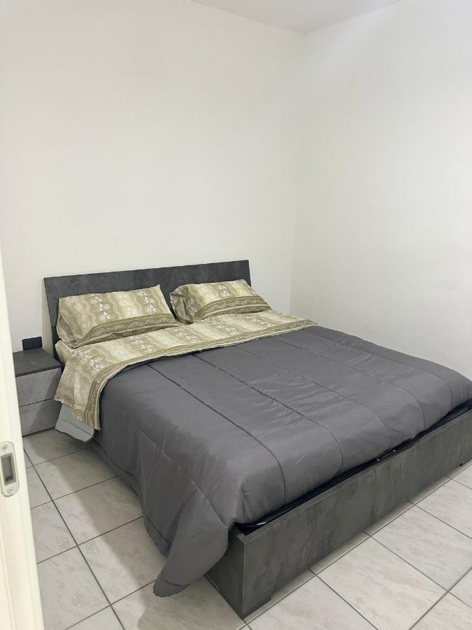 Home Center Acquisto Катанія Екстер'єр фото